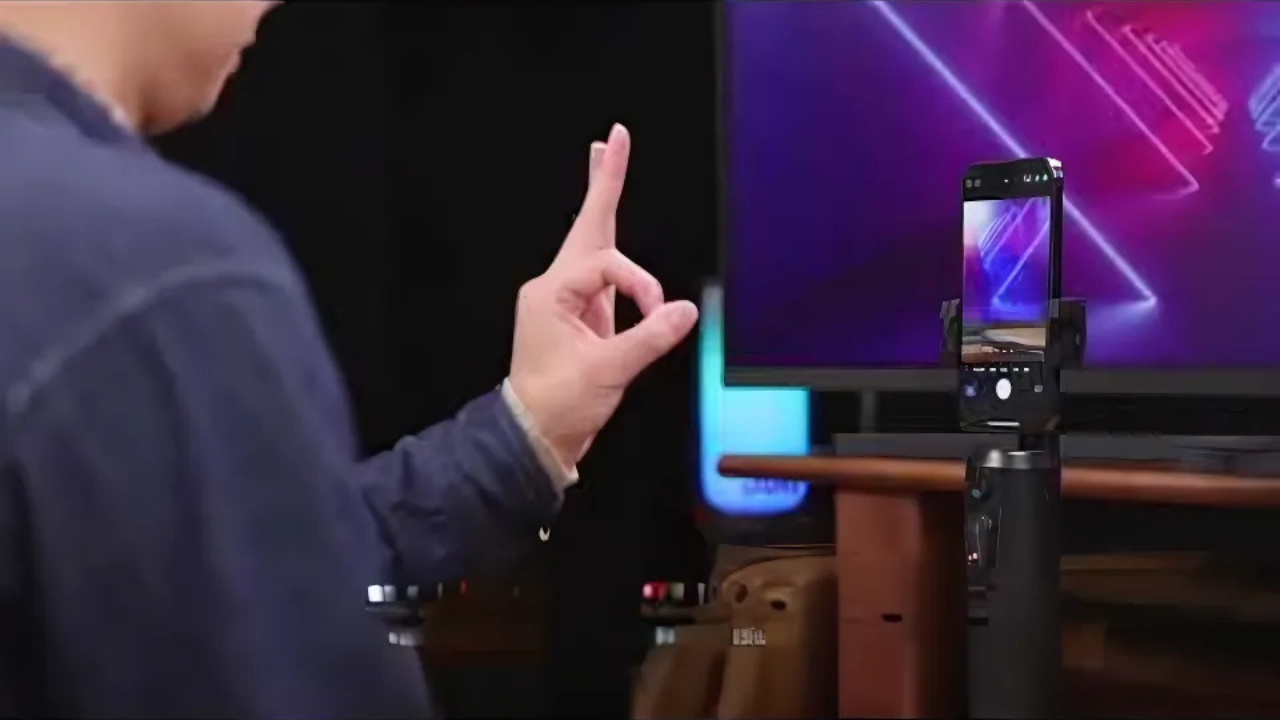 RETRACK Q02 AI Tracker 360 Auto Face Tracking Tripod