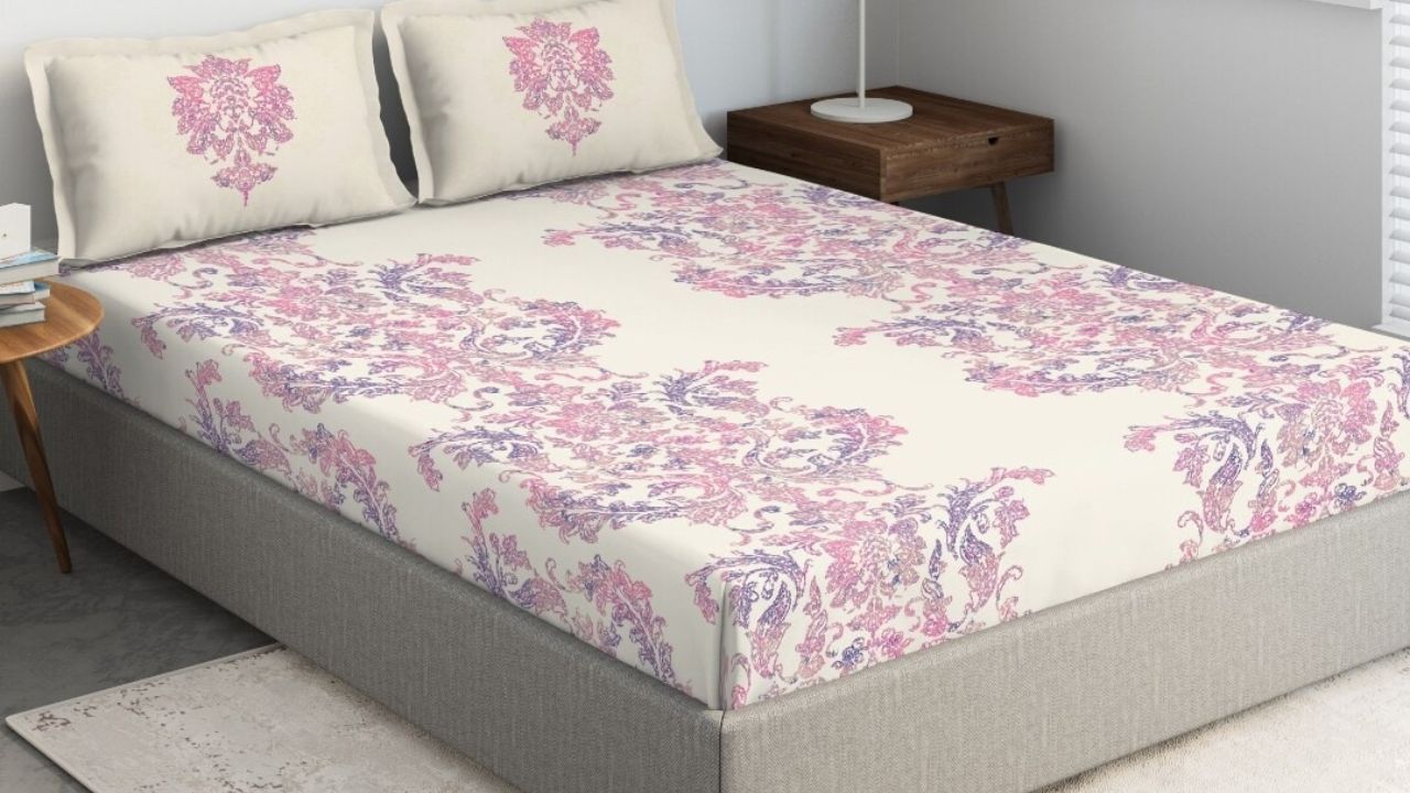 DDecor Beige & Pink Ethnic Motifs Printed 144 TC Cotton King Bedsheet With 2 Pillow Covers