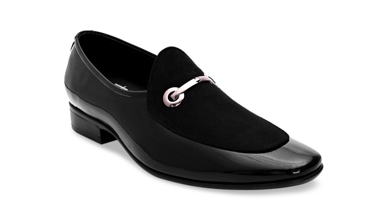 Hydes N Hues Men Black Solid Formal Loafers