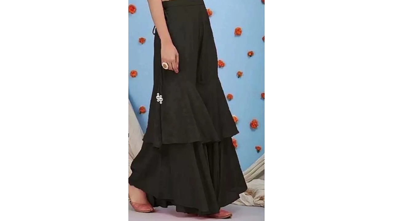 Outerwear Regular Fit Women Black Trousers – A Wardrobe Essential