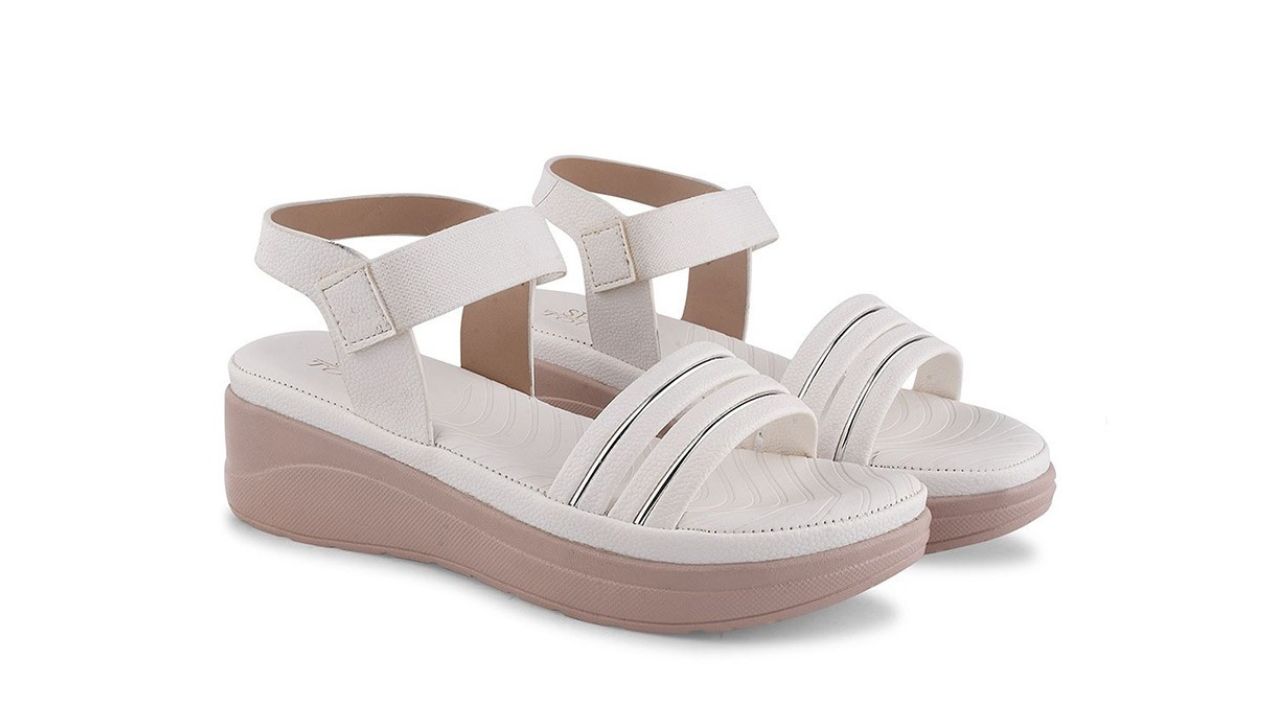 SHUZ TOUCH Women Slip-On Comfort Sandals