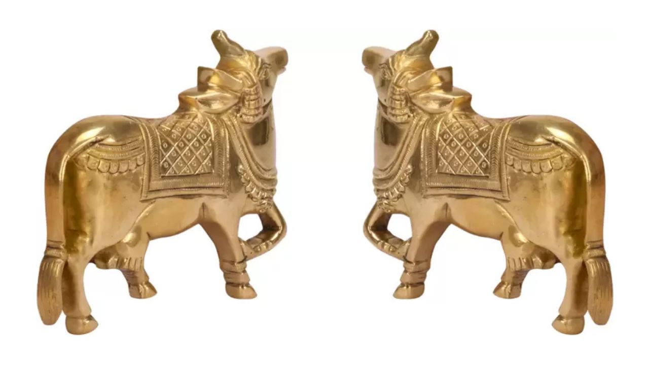 Utsavicraft Brass wall hanging pair of Pichhwai cow vastu Decorative Showpiece