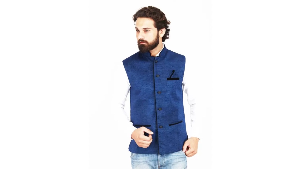 GOGGIAN Solid Men Waistcoat