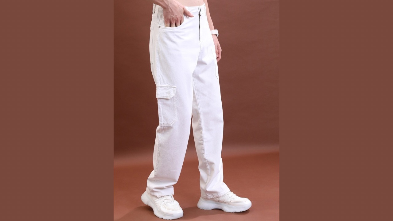 HIGHLANDER Men White Relaxed Fit Clean Look Cotton Jeans