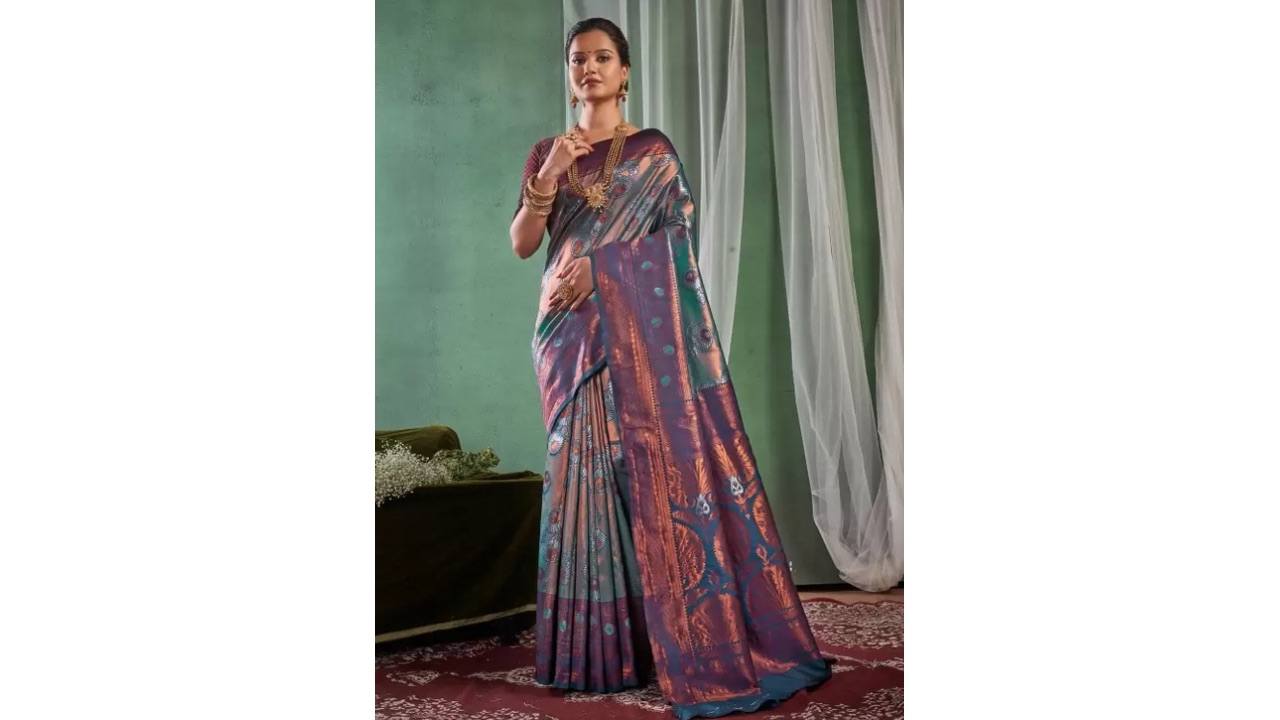 Handsel Woven Checkered Banarasi Pure Silk Saree