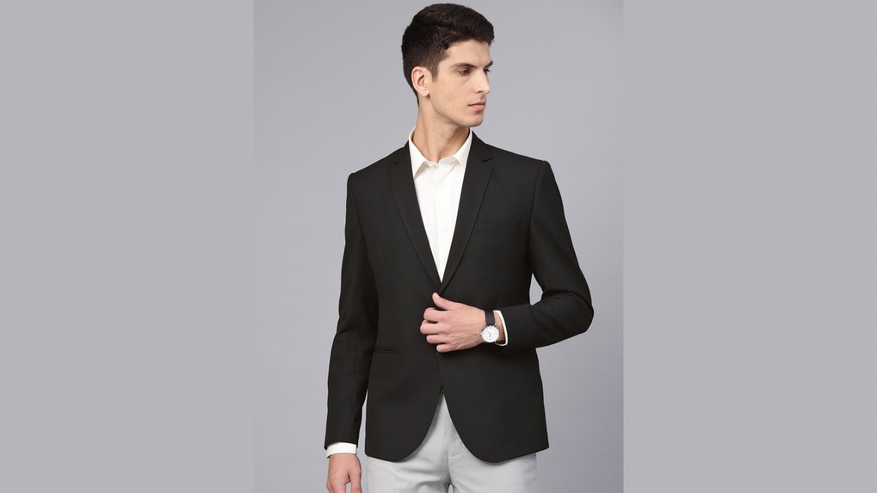 MANQ Men Black Slim Fit Solid Single Breasted Formal Blazer