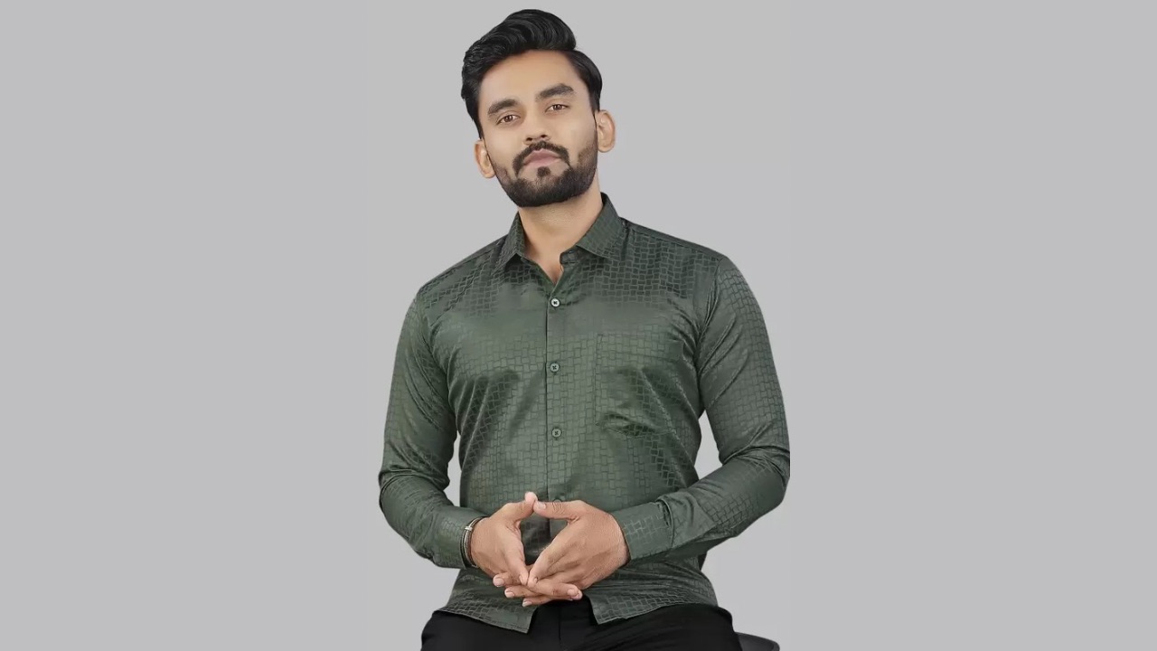 METRONAUT Men Regular Fit Solid Spread Collar Formal Shirt