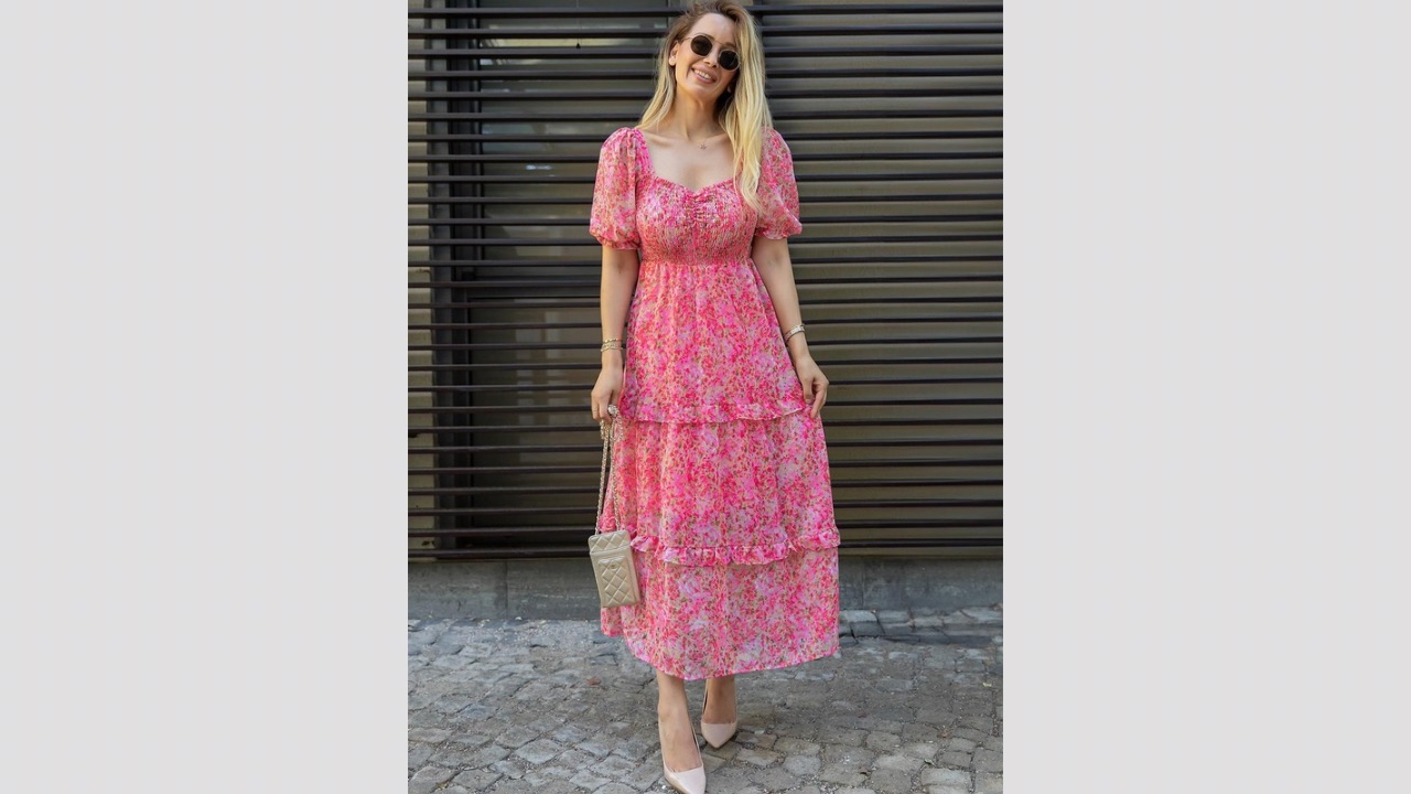 SHEETAL Associates Floral Printed Georgette Sweetheart Neck Fit and Flare Maxi Dress