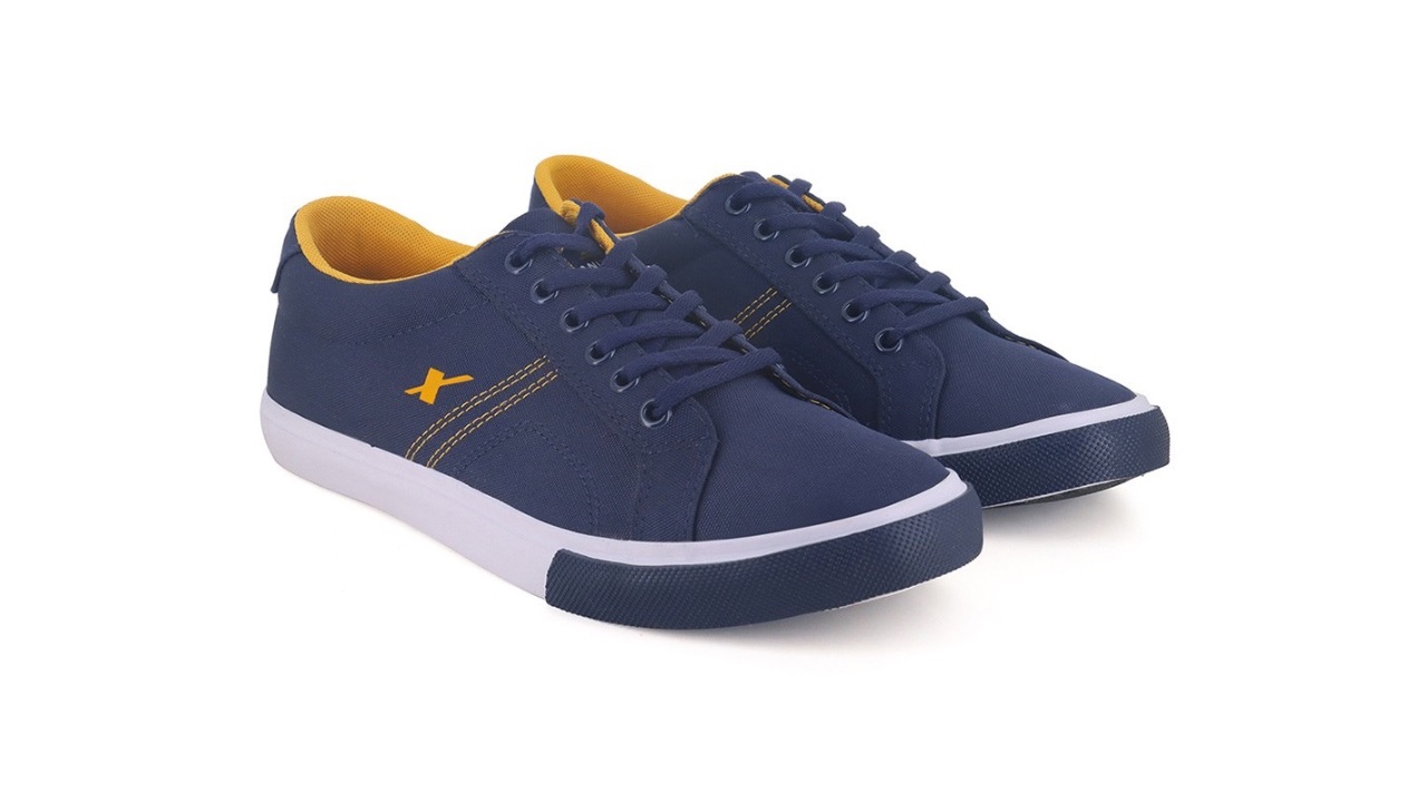 Sparx Men Canvas Comfort Insole Contrast Sole Sneakers