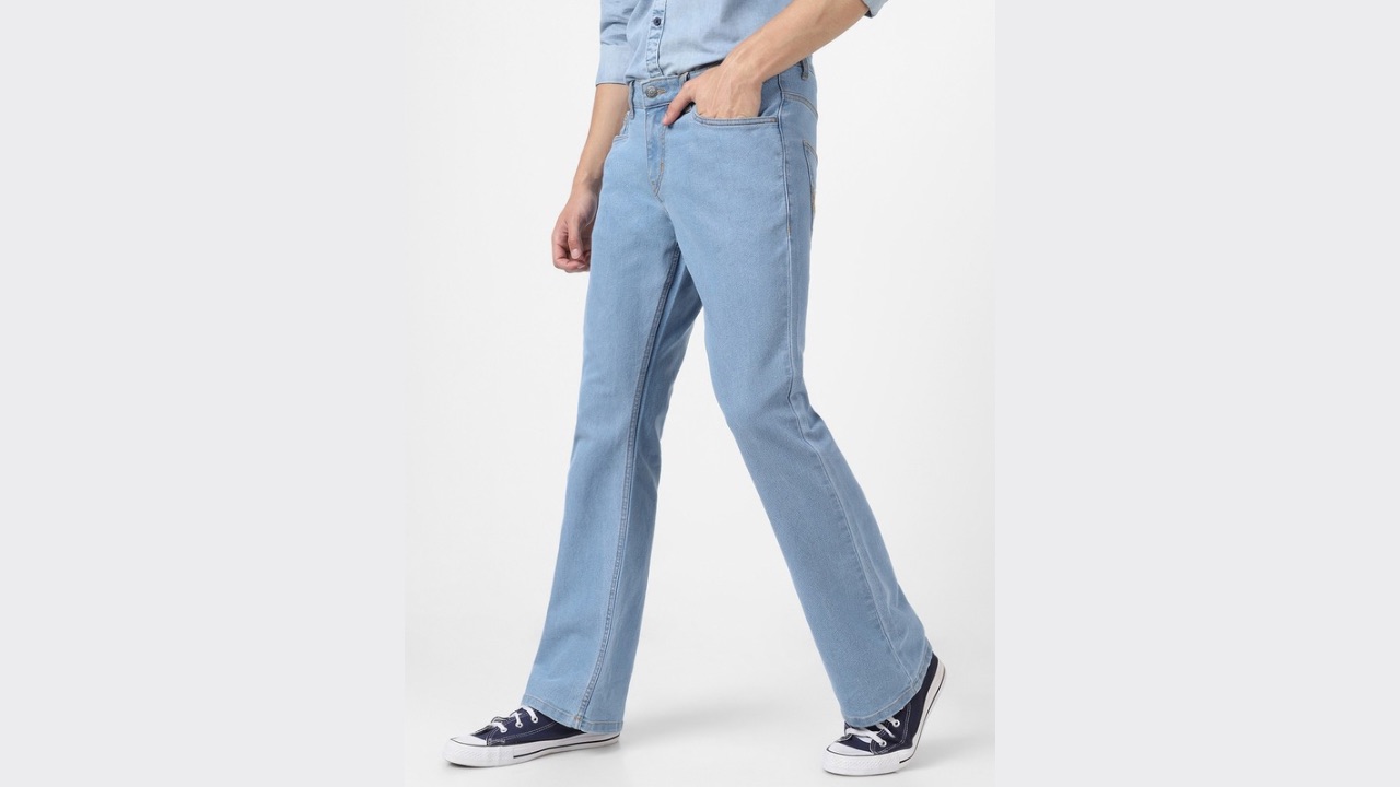 Urbano Fashion Men Mid Rise Light Fade Stretchable Bootcut Jeans