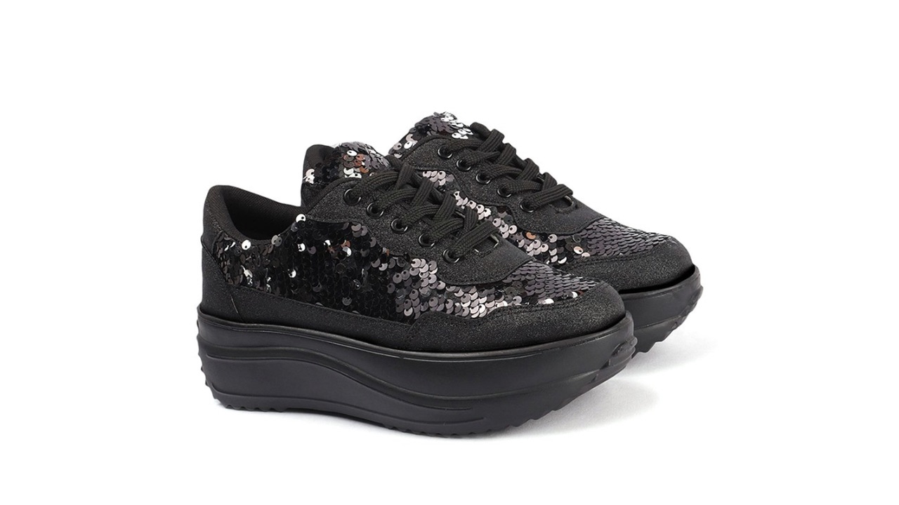 VENDOZ Women Embellished Lace up Sneakers