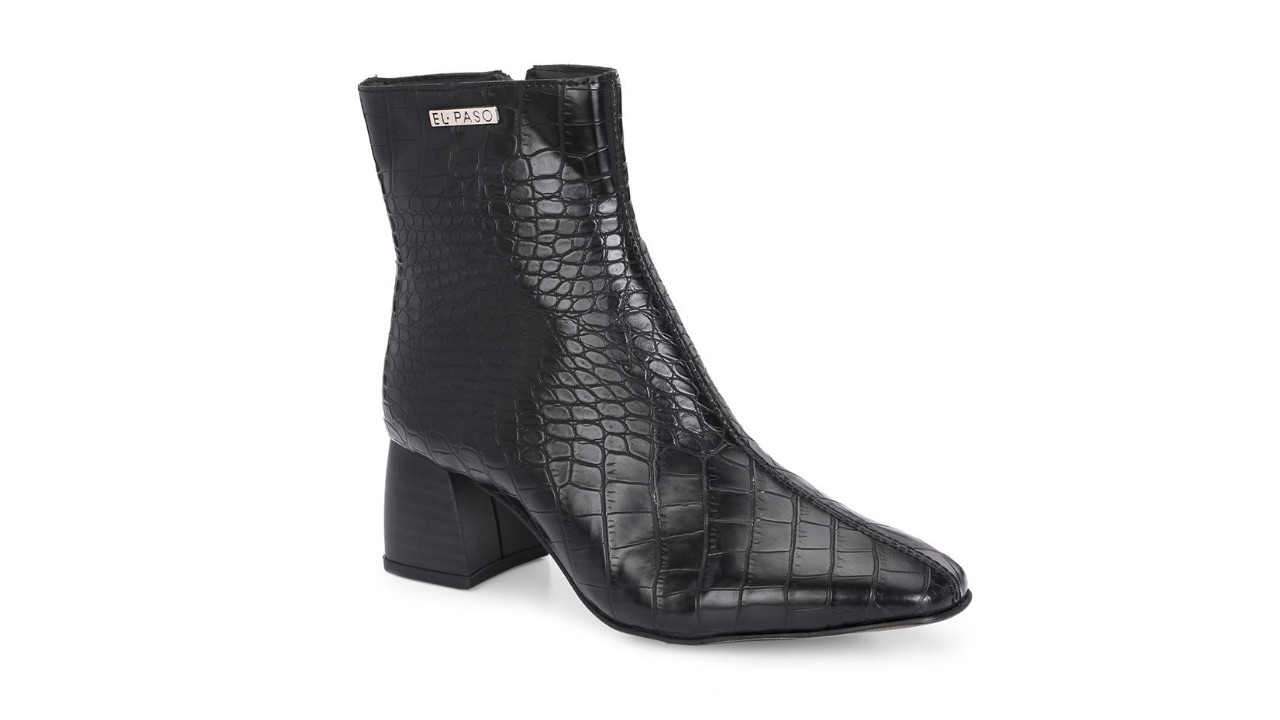 El Paso Women Textured Leather Chelsea Boots