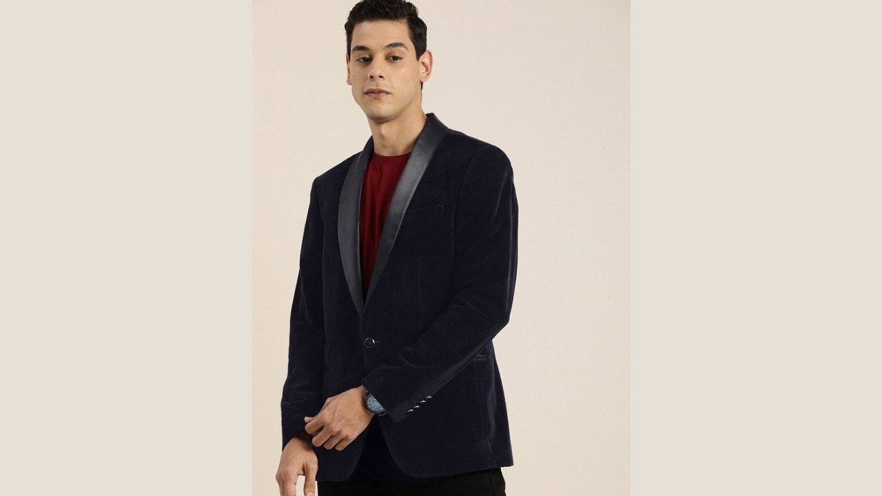 INVICTUS Men Navy Blue Solid Velvet Finish Single Breasted Slim Fit Blazer