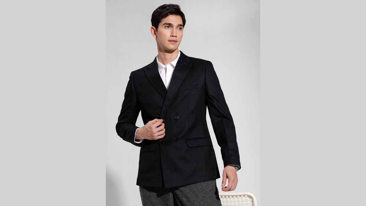 INVICTUS Notched Lapel Double-Breasted Slim Fit Formal Blazer