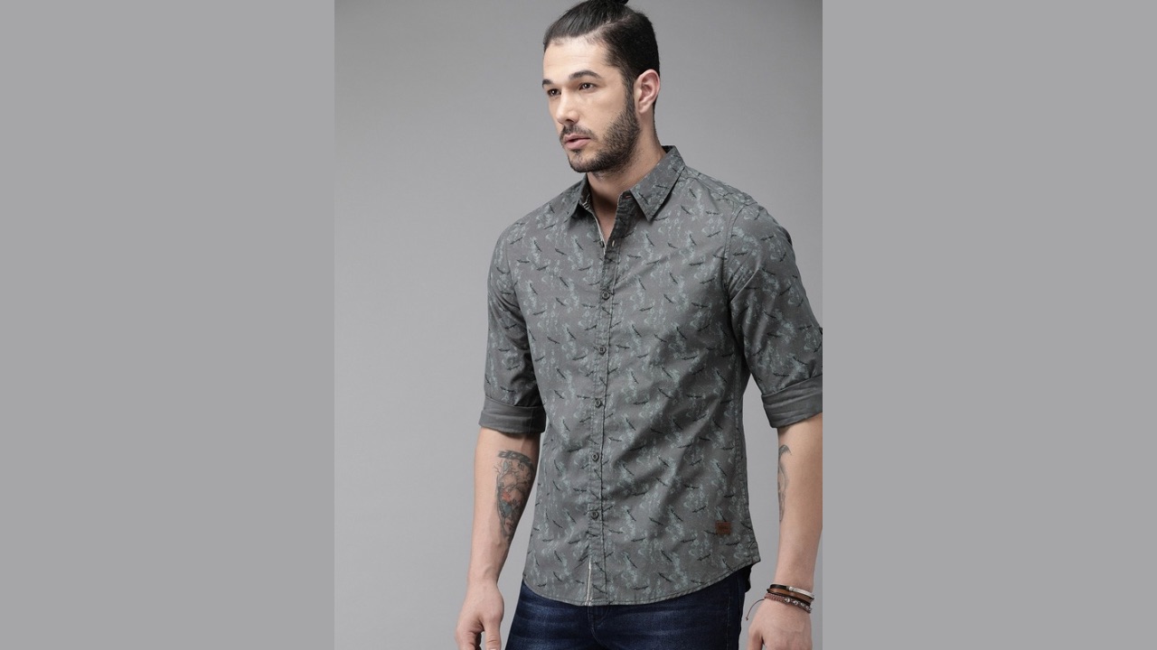 Roadster Men Grey Typography Printed Pure Cotton Casual Sustainable Shirt