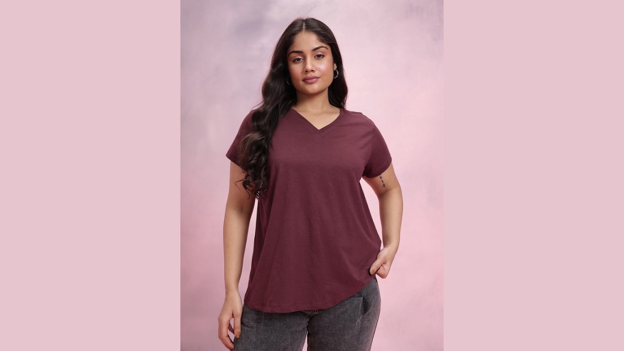 DressBerry Curve Plus Size V-Neck Pure Cotton T-shirt