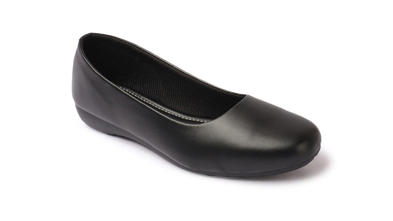 DressBerry Women Black Embellished Ballerinas Flats