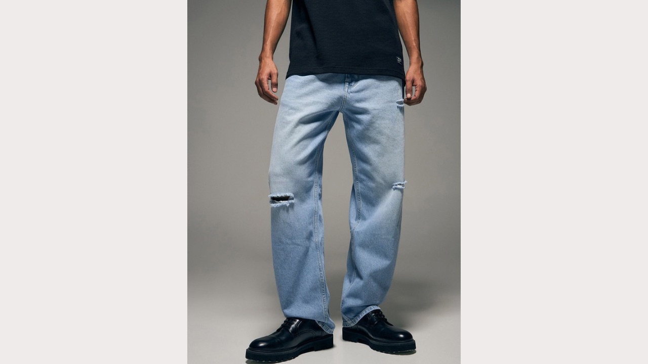 Flying Machine Men Cobain 90's Loose Fit Mildly Distress Light Fade Stretchable Jeans