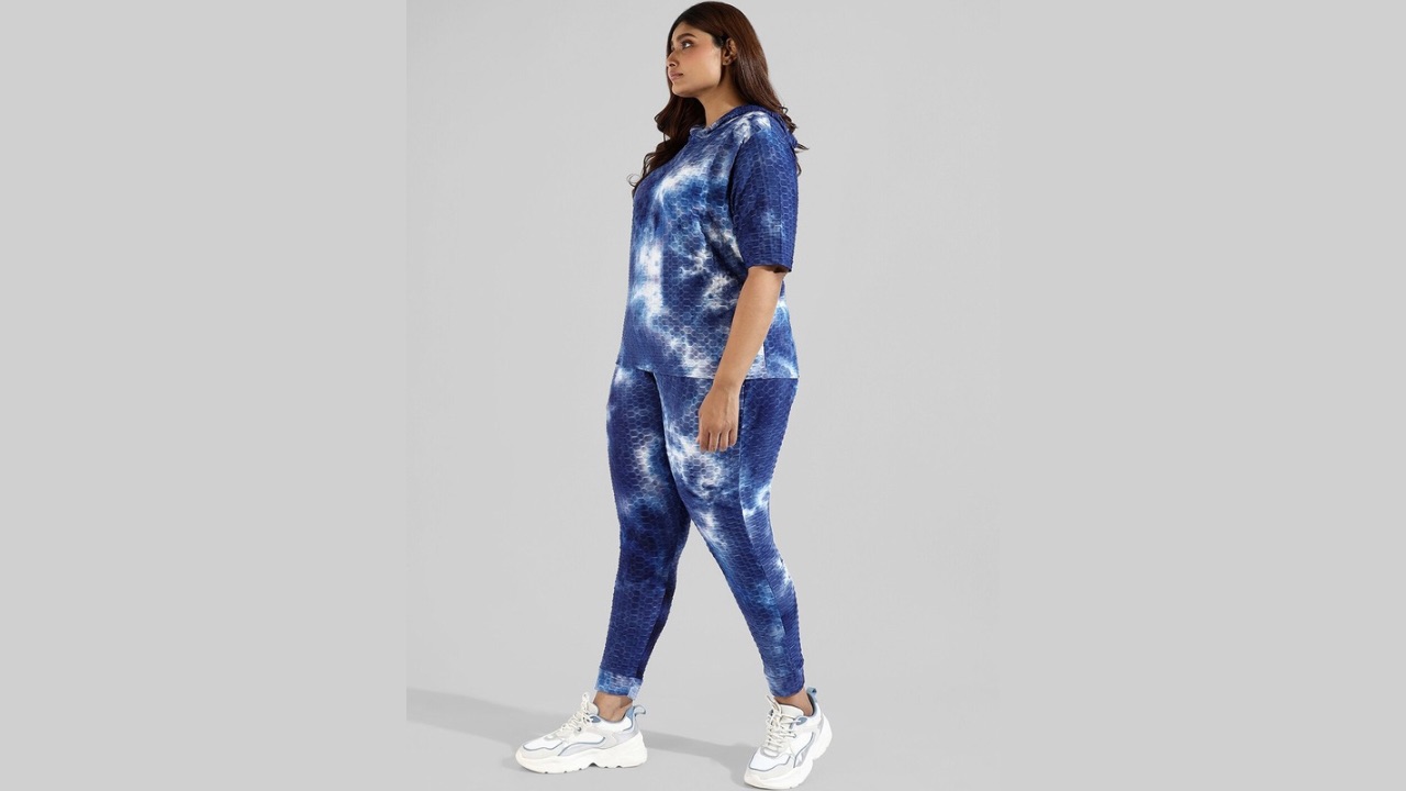 Instafab Plus Women Plus Size Tie & Dye Top and Joggers Co-Ords Set
