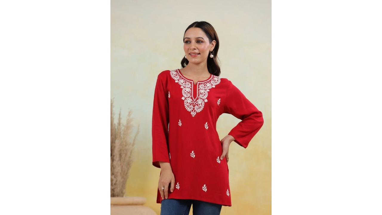 KALINI Women Paisley Embroidered Straight Kurtis