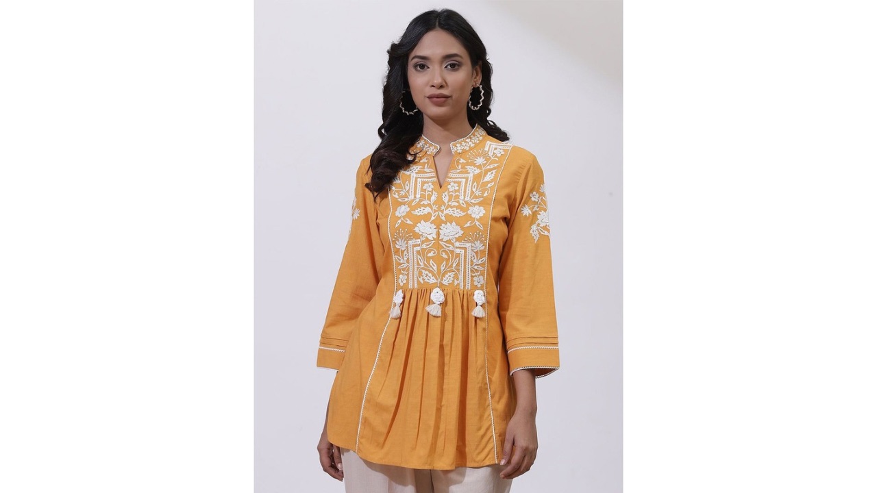 Lakshita Women Mandarin Collar Embroidered Ethnic Kurtis