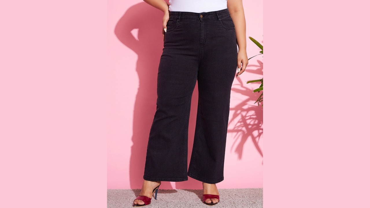 SASSAFRAS Curve Women Plus Size Black Flared Fit High-Rise Stretchable Jeans