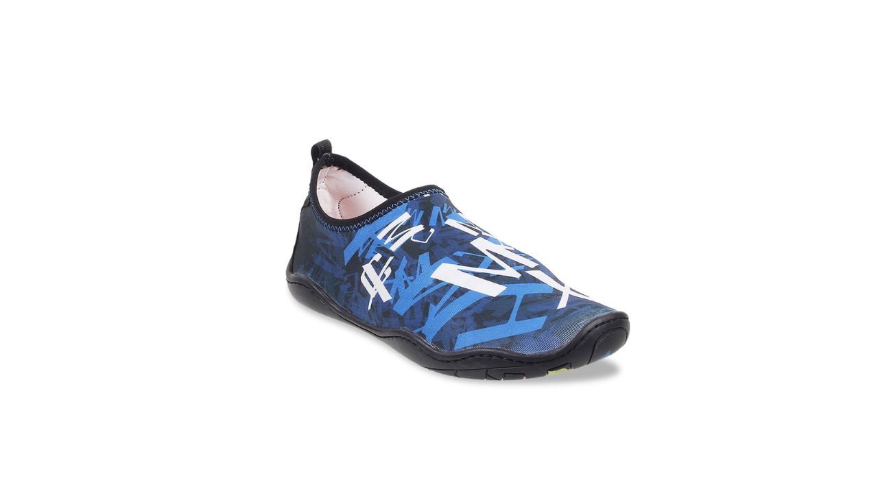 Mochi Women Colourblocked Trekking Shoes