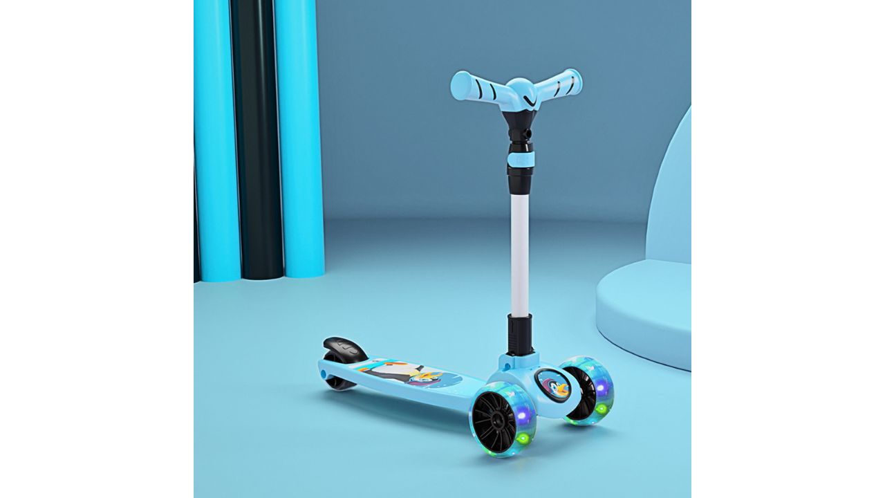 Miss & Chief Spartan Penguin 3-Wheel Kick Scooter