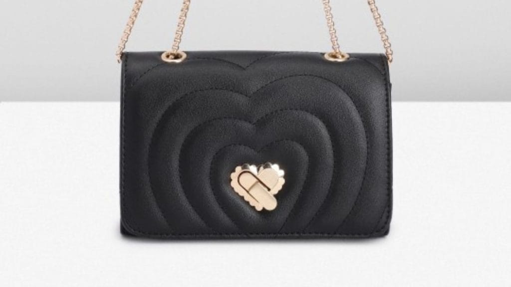 DressBerry Women Solid Shoulder Bag