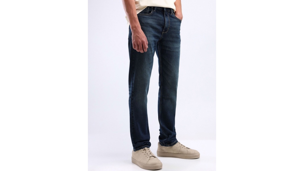 Flying Machine Men Straight Fit Mid-Rise Cotton Light Fade Stretchable Jeans