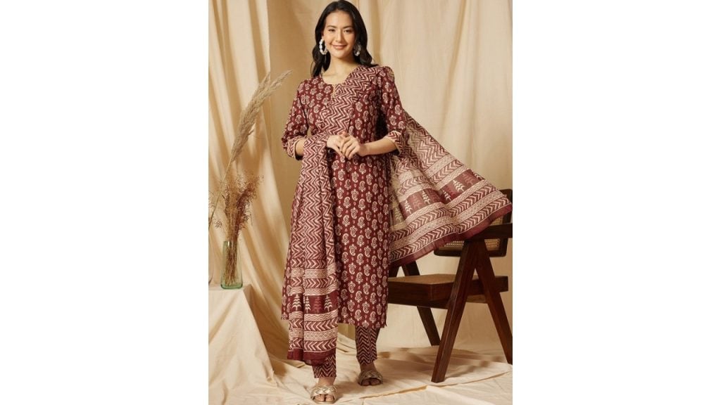 Ginni Arora Label Round Neck Paisley Printed Cotton Kurta with Trouser & Dupatta