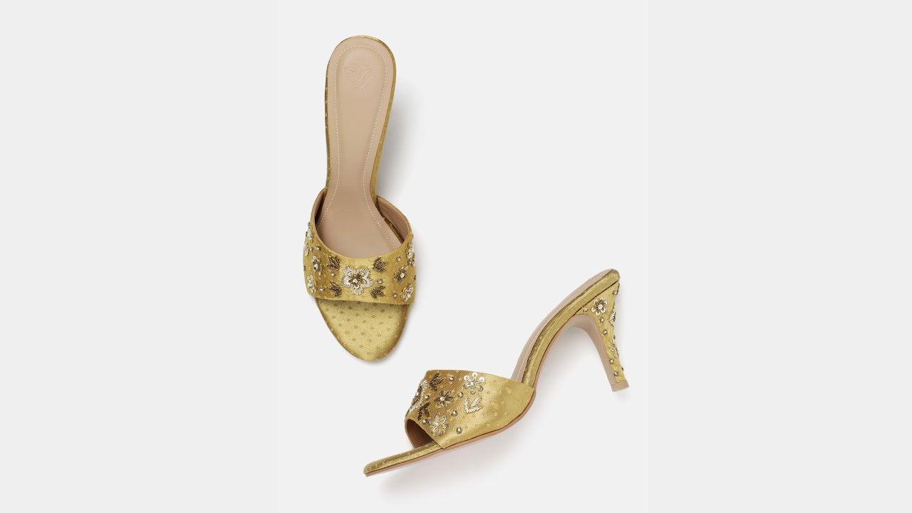House of Pataudi Embellished Handcrafted Slim Heels