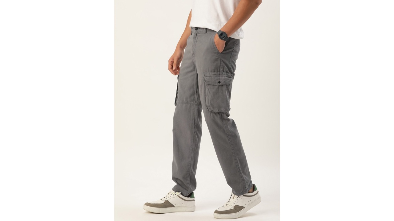 IVOC Men Solid Cotton Cargos Trousers