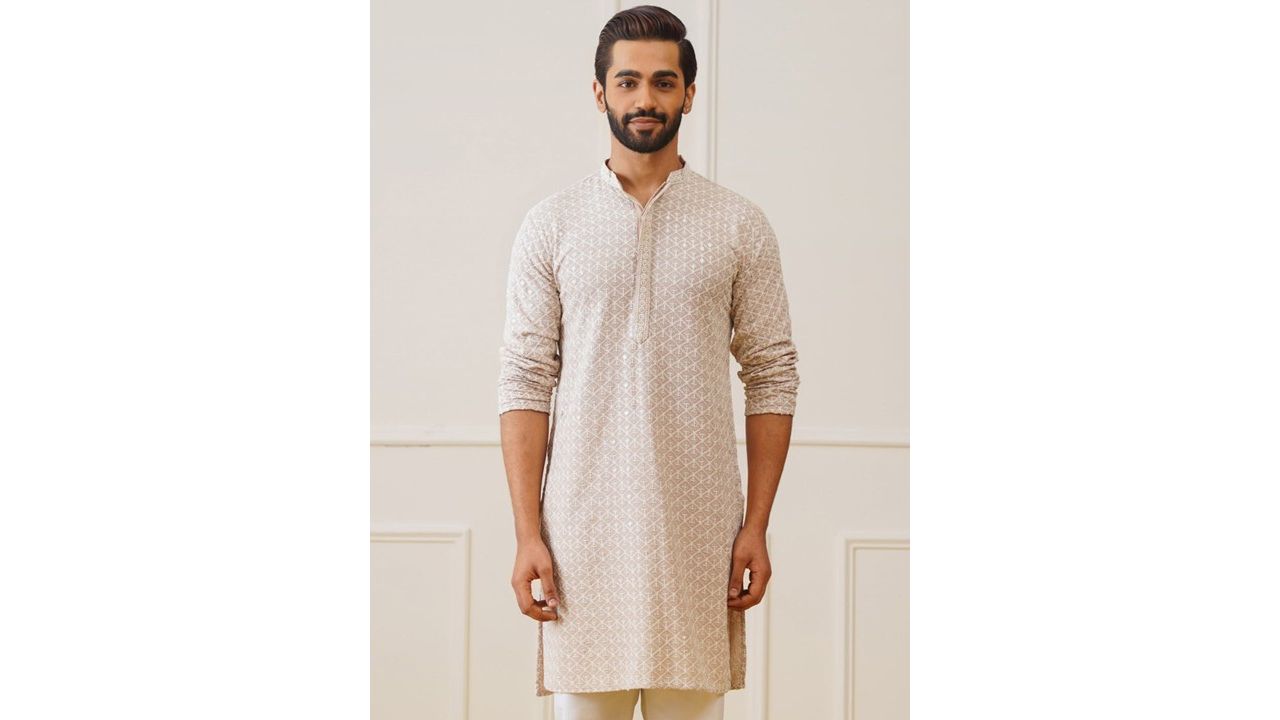 Jompers Ethnic Motifs Embroidered Mandarin Collar Straight Kurta