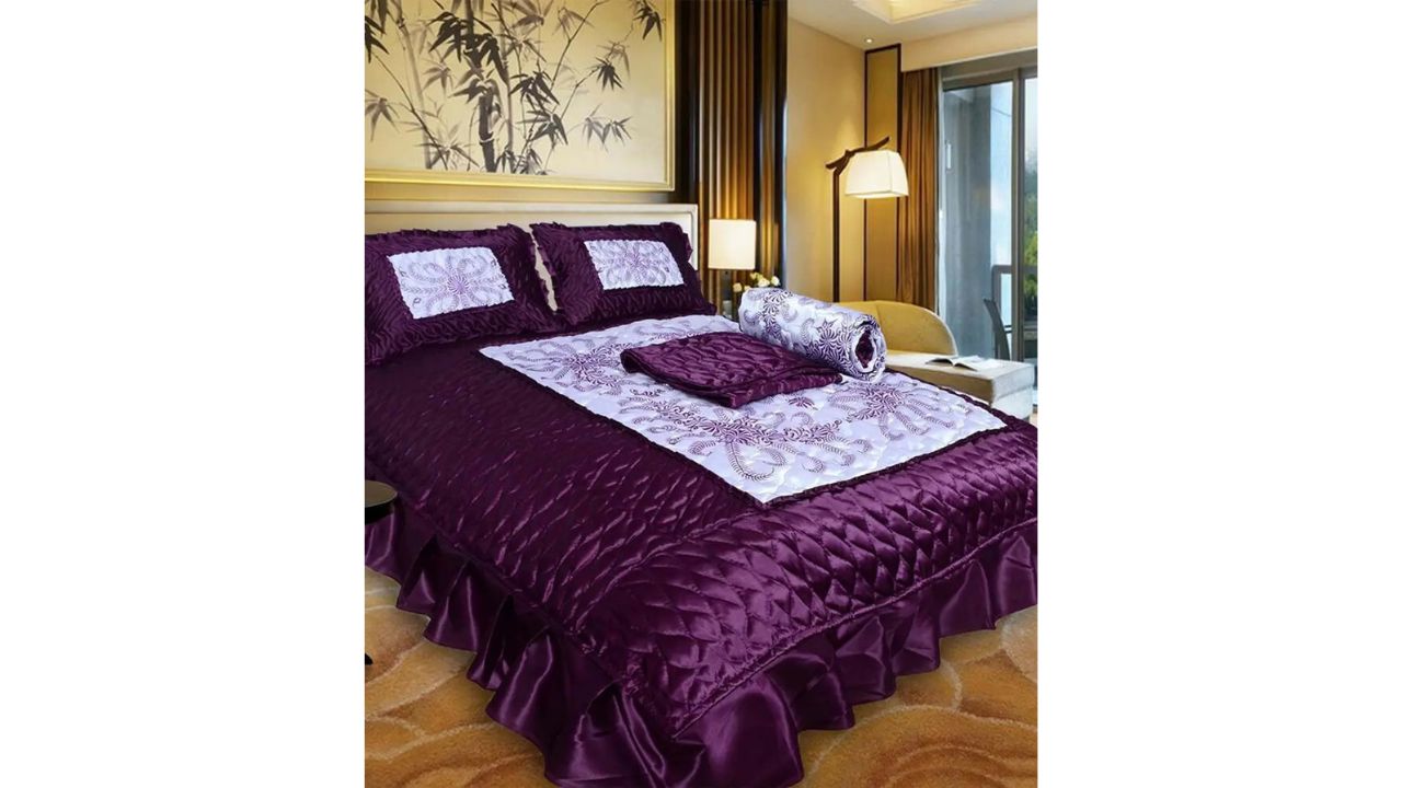 Prishaa Satin Queen Bedding Set – The Date-Night Favorite