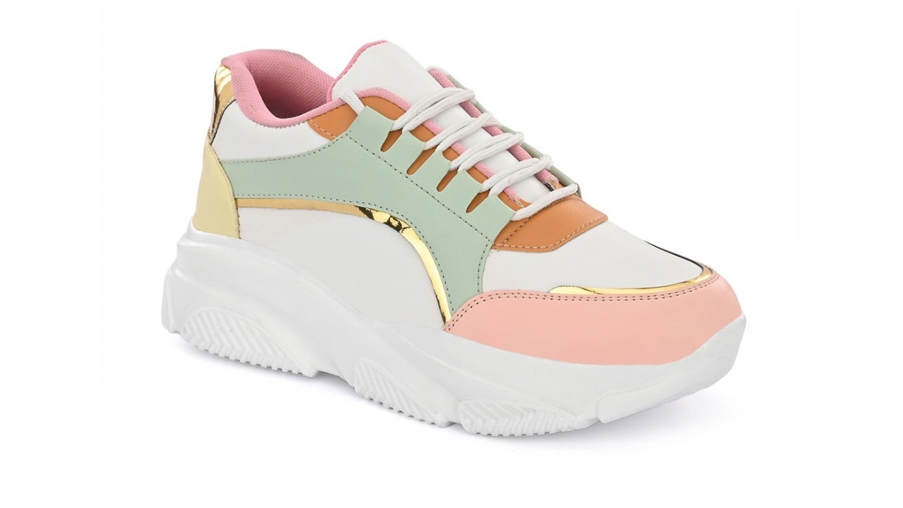 Roadster The Lifestyle Co. Women White & Pink Colourblocked Lightweight Comfort Sneakers