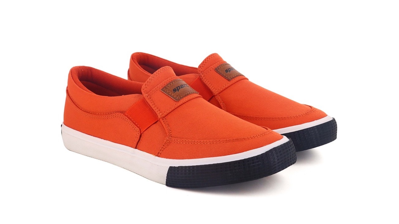 Sparx Men Textured Comfort Insole Contrast Sole Canvas Slip-On Sneakers