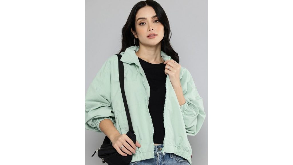 The Relaxed-Fit Hooded Bomber: Comfort, But Make It Bossy