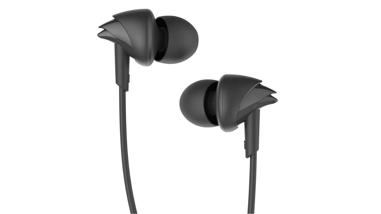 boAt 100 Wired Earphones