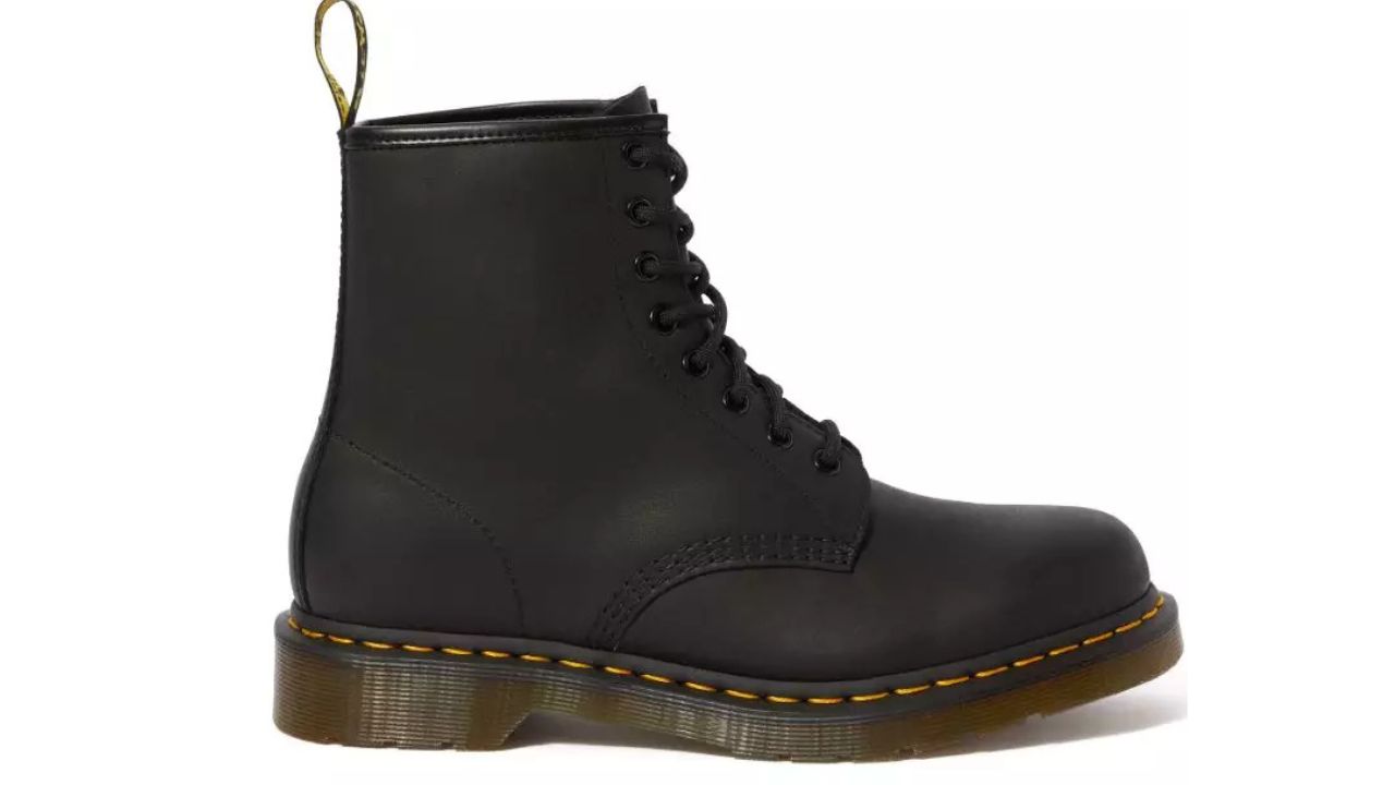 Dr. Martens 1460 GREASY LEATHER LACE UP BOOTS
