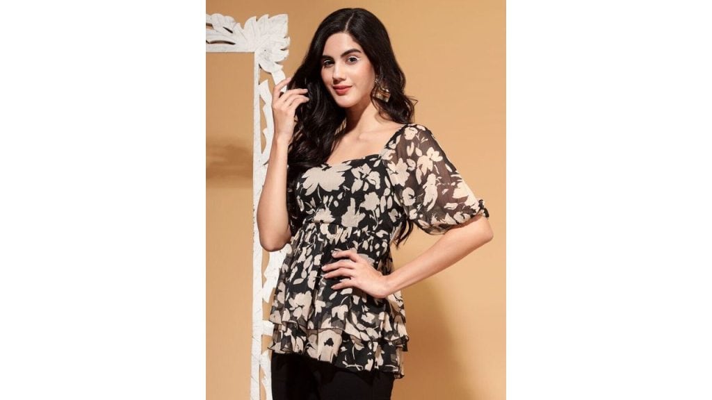 DRAPE AND DAZZLE Floral Printed Peplum Top