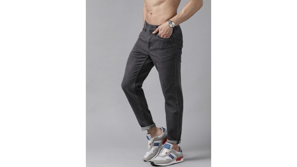 Roadster Black Carrot Stretchable Jeans