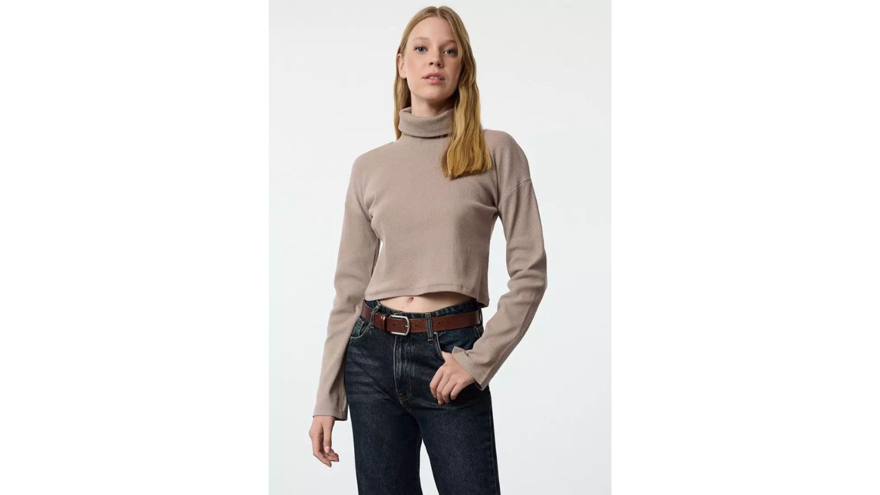 Trendyol Turtleneck Rib Crop Top