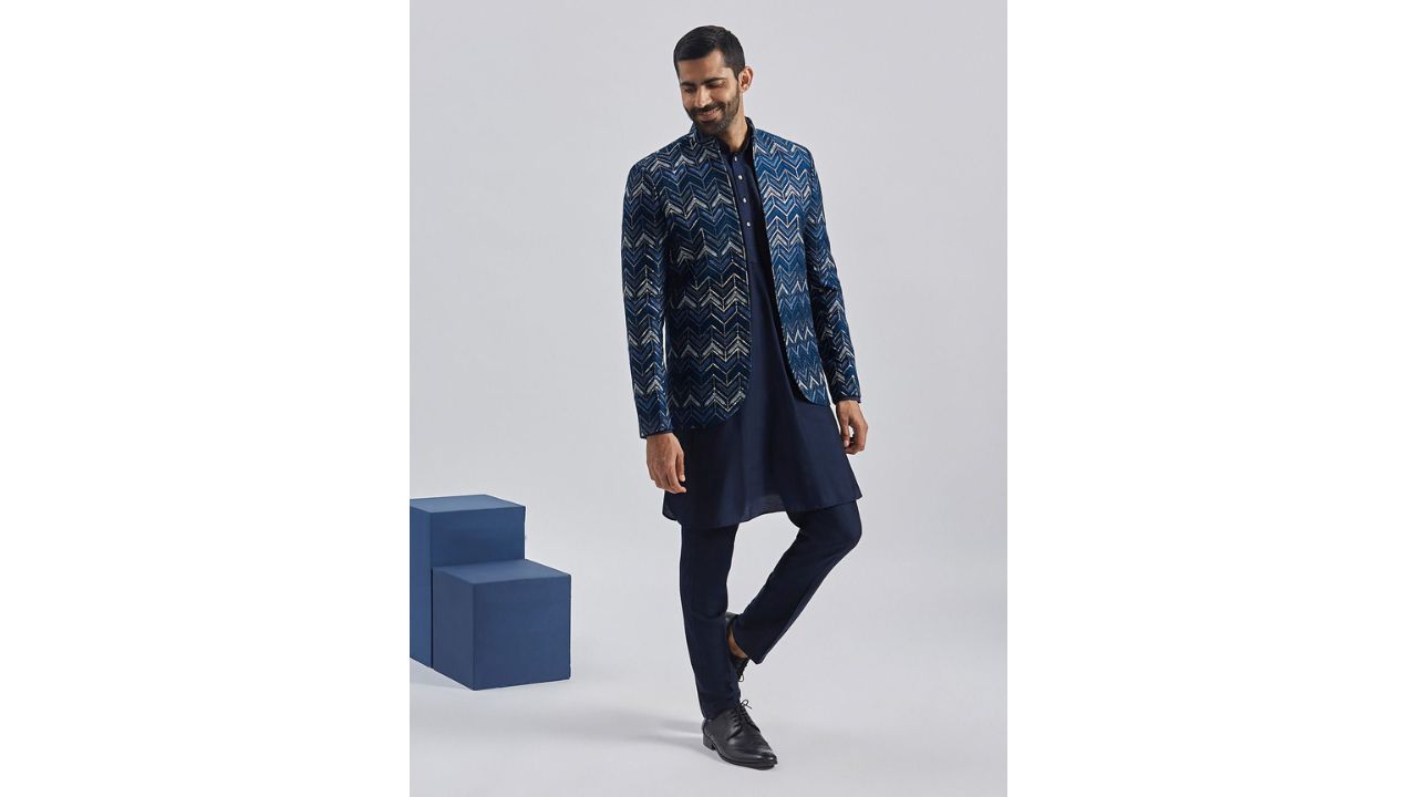 VASTRAMAY Embroidered Mandarin Collar Jodhpuri