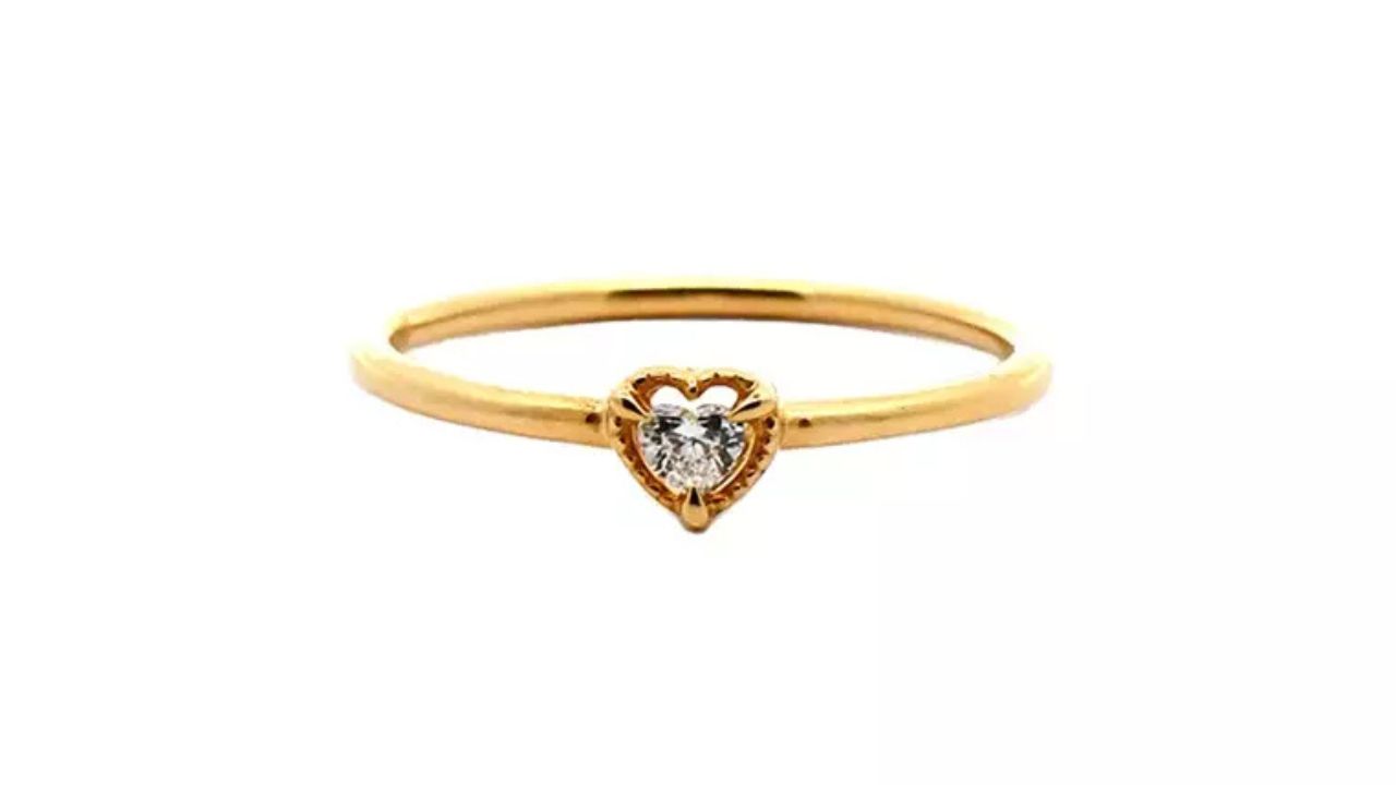 CEBUANA LHUILLIER JEWELRY 18K Japan Made Yellow Gold Lady Ring with Diamonds