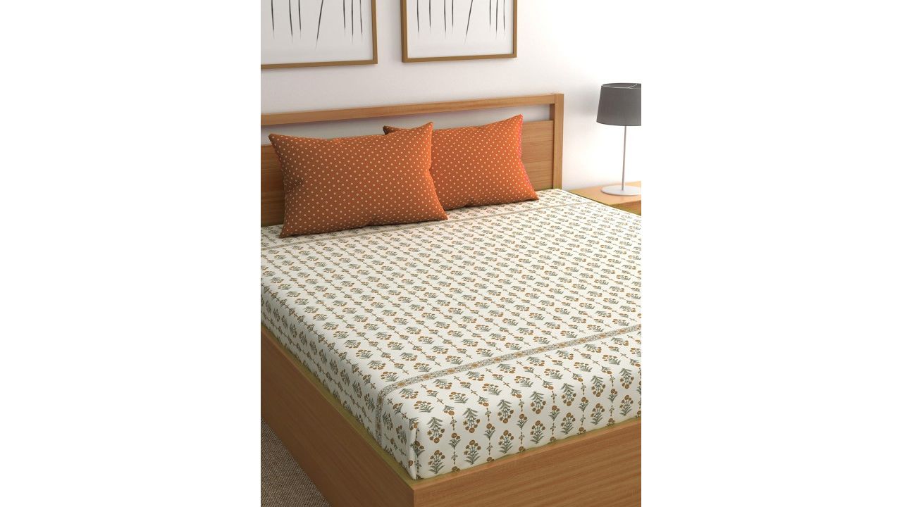 CHHAVI INDIA Cream-Coloured & Orange Floral Ultra Soft 210 TC King Bedsheet with 2 Pillow Covers