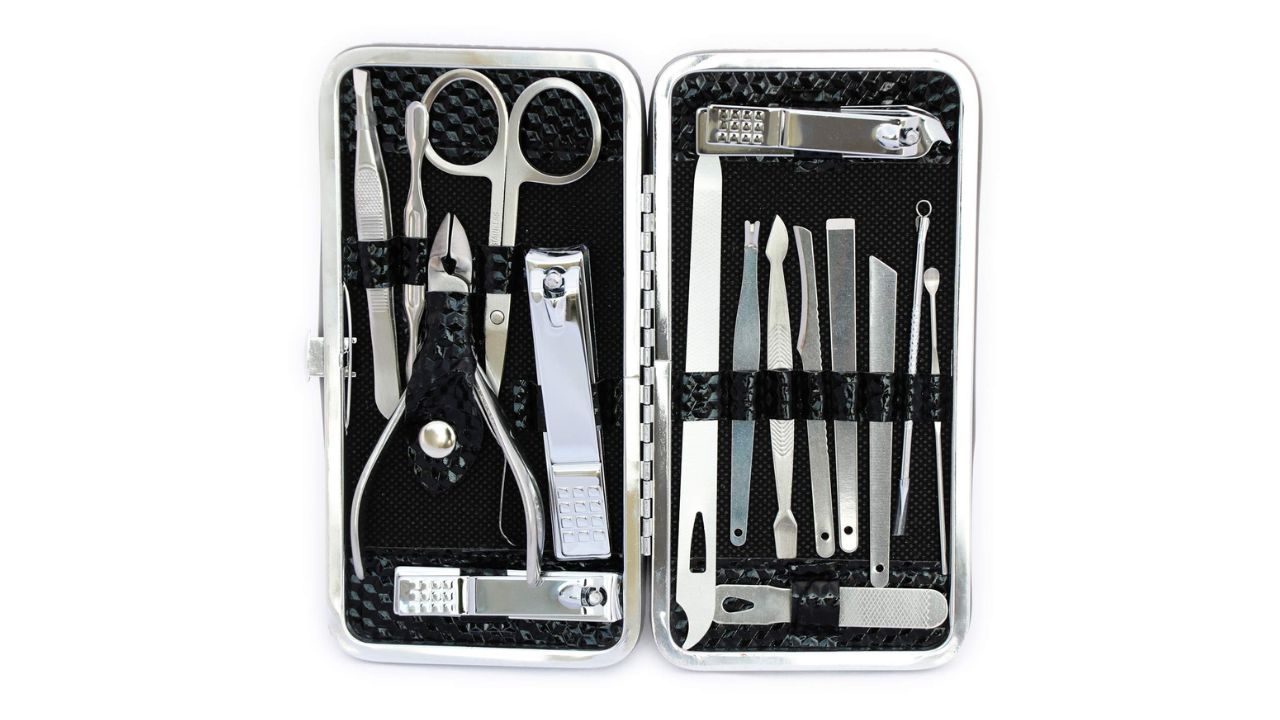 DnS Manicure Pedicure Set 16Pcs