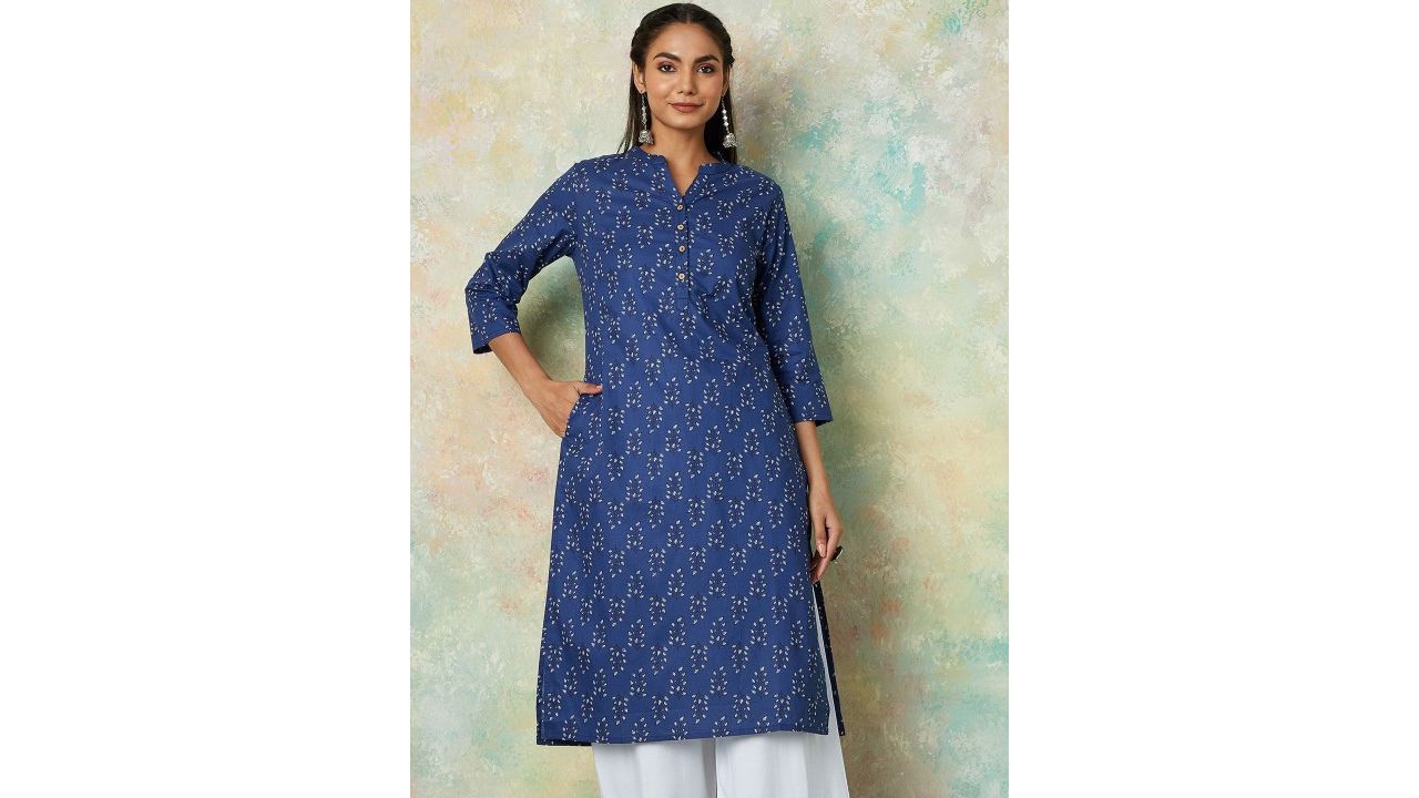 Melange by Lifestyle Floral Printed Three Quarter Sleeves Pocket Detailing Straight Kurta