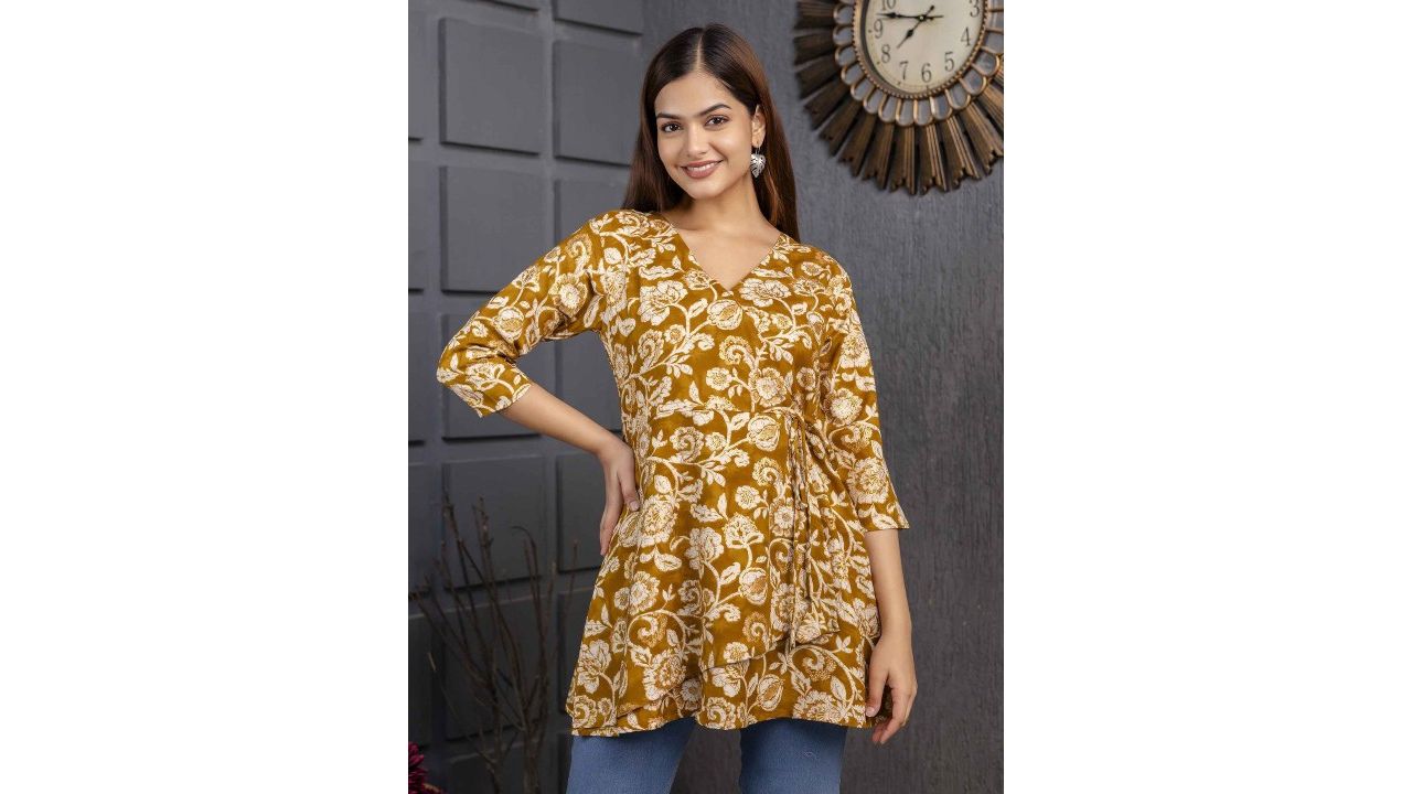 Moda Rapido Women Floral Printed V-Neck Short Kurti