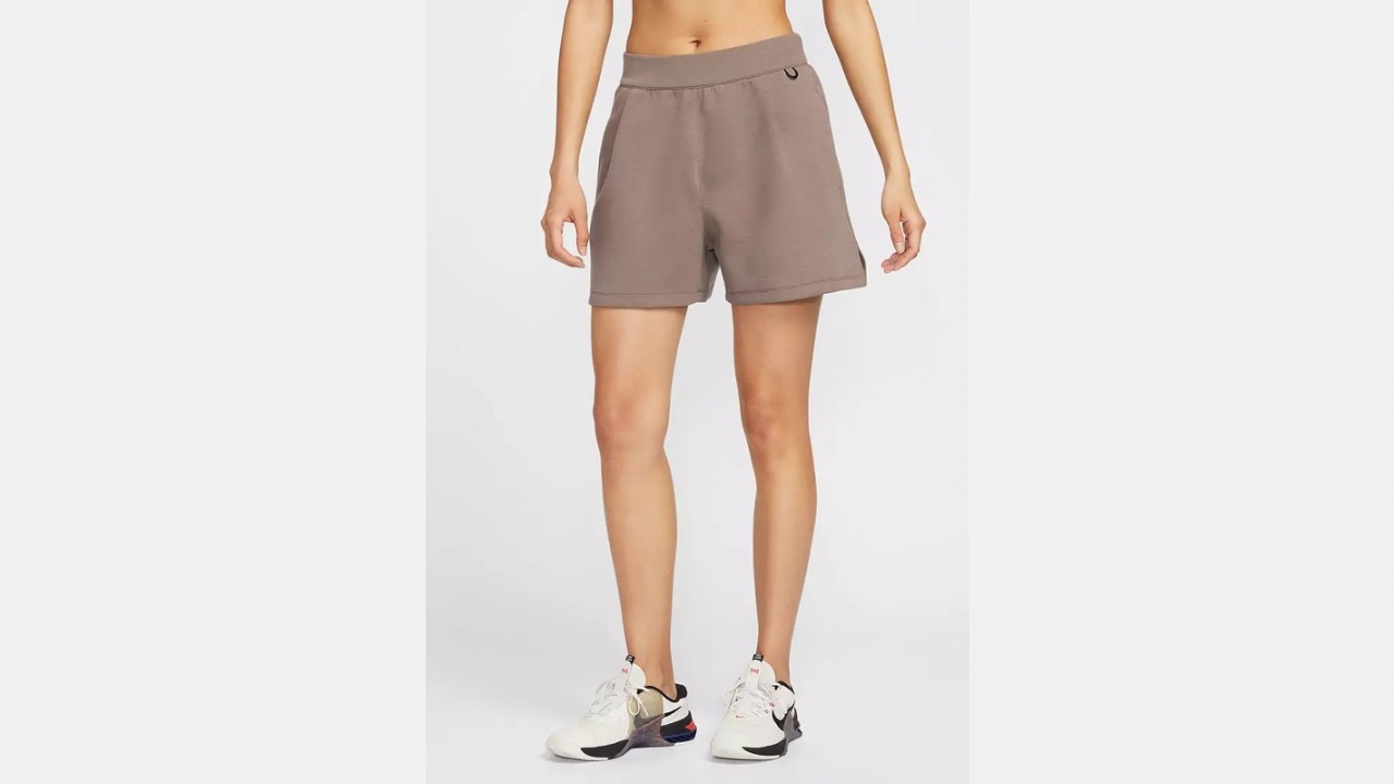Nike 24.7 ImpossiblySoft Dri-FIT Mid-Rise Loose Shorts